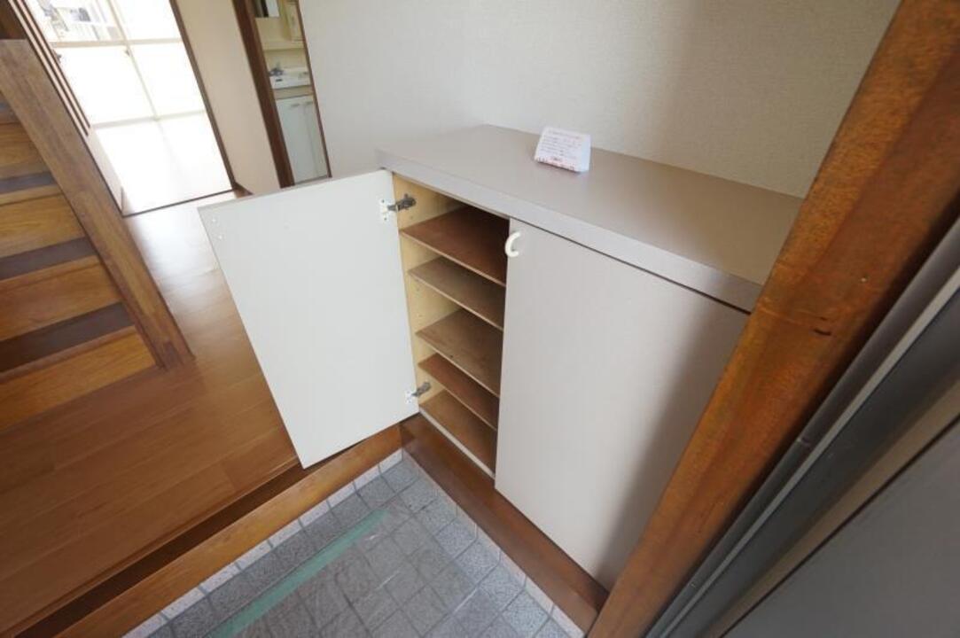 シューズボックス