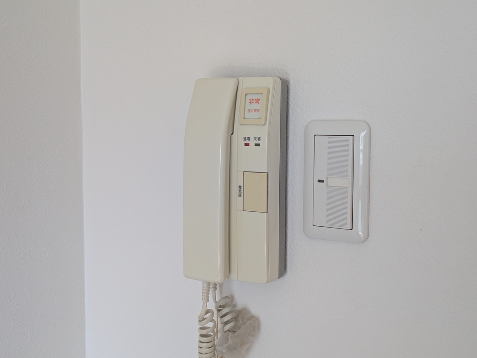 インターホン
