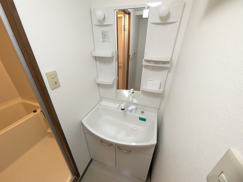 シャワー付洗面化粧台