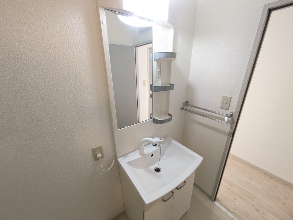 シャワー付洗面化粧台