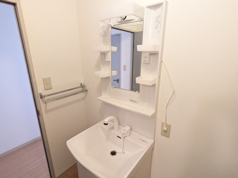 シャワー付洗面化粧台