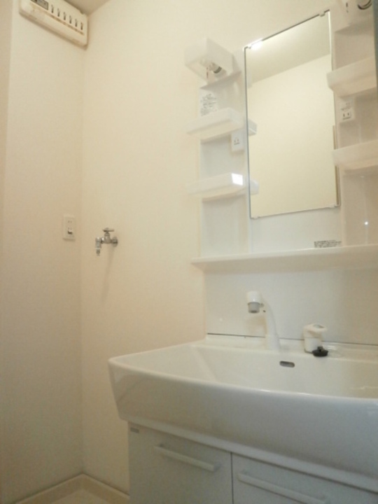 シャワー付洗面化粧台