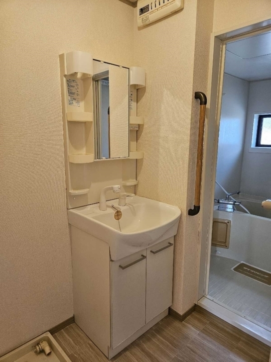 シャワー付洗面化粧台