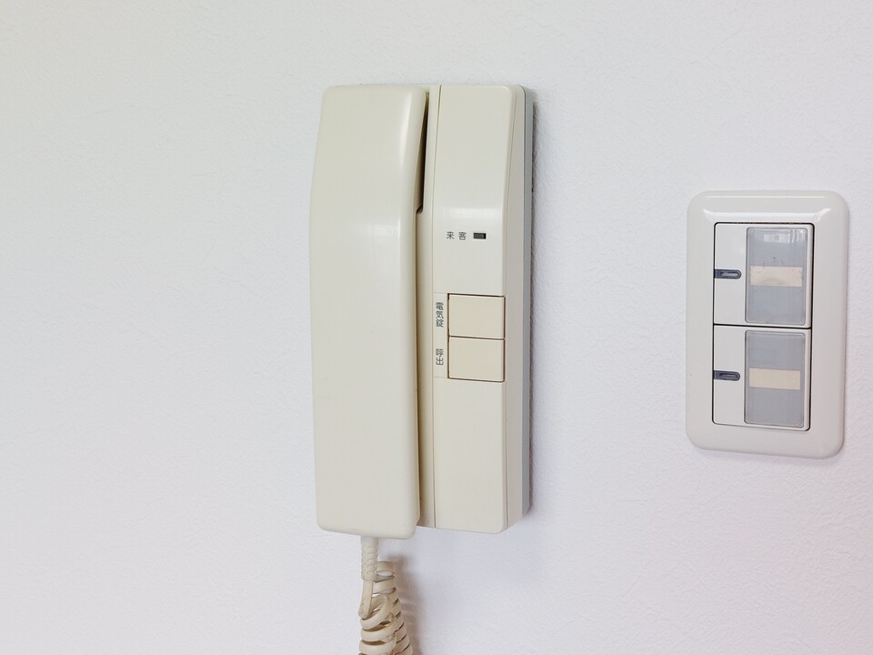 インターホン