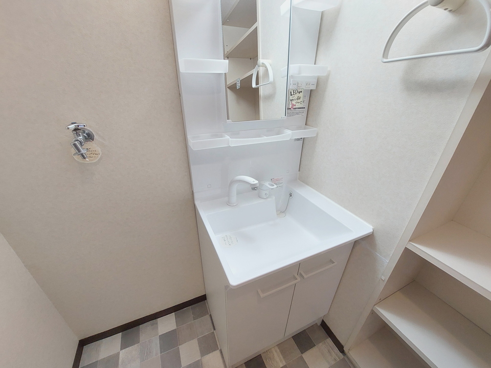 シャワー付洗面化粧台