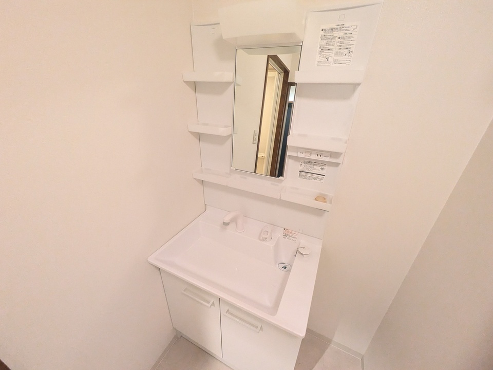 シャワー付洗面化粧台