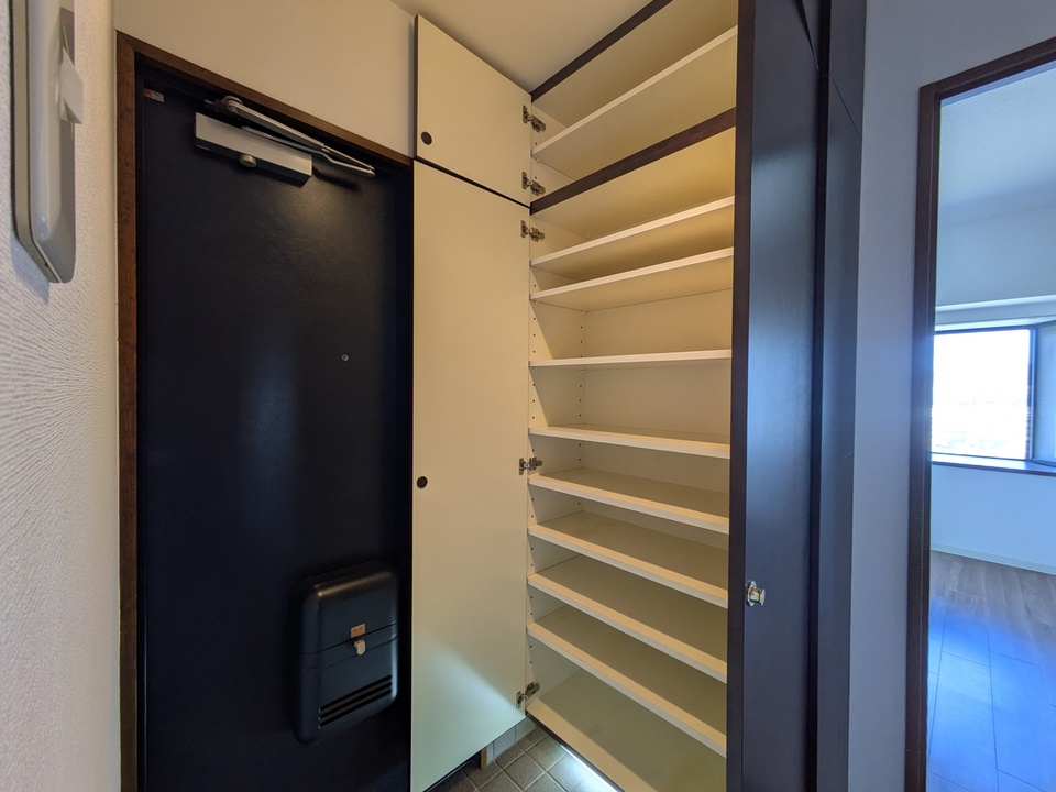 シューズボックス