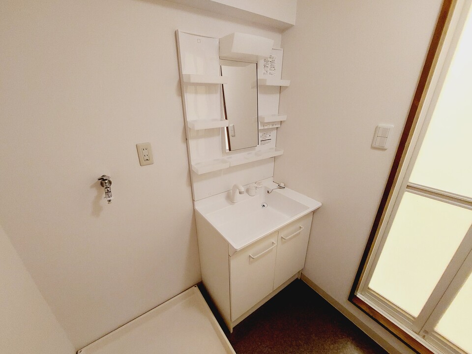 シャワー付洗面化粧台