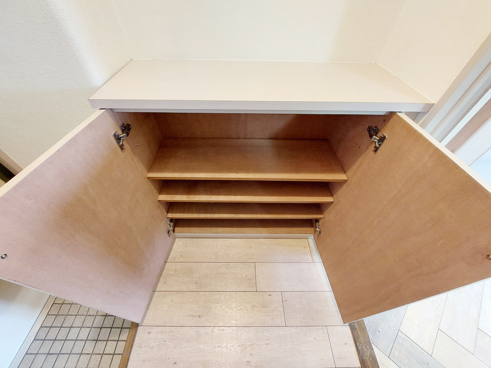 シューズボックス