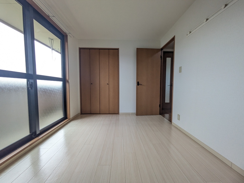 洋室5.9帖