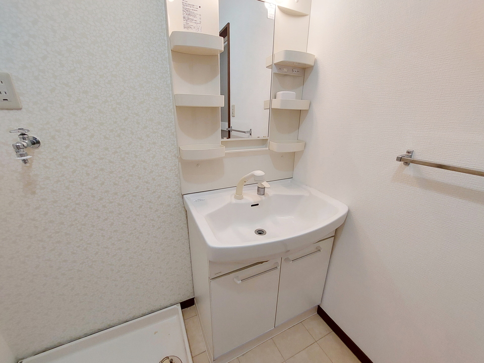 シャワー付洗面化粧台