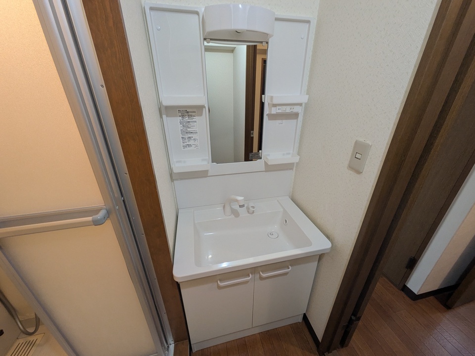 シャワー付洗面化粧台