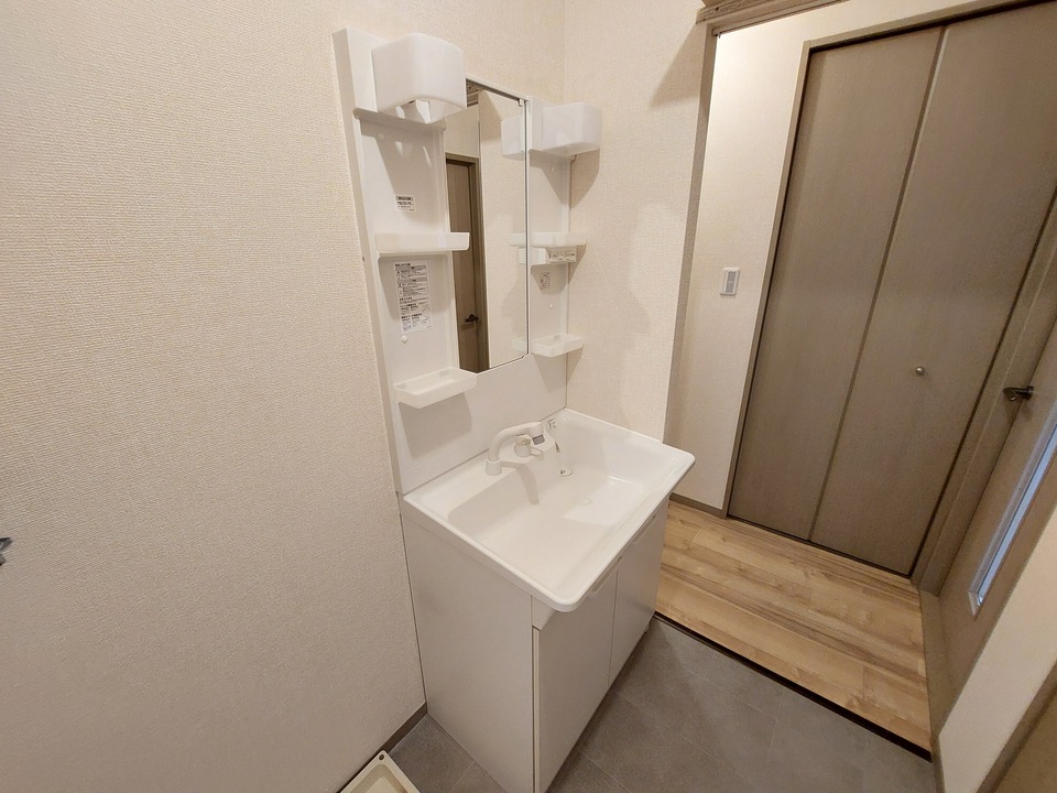 シャワー付洗面化粧台