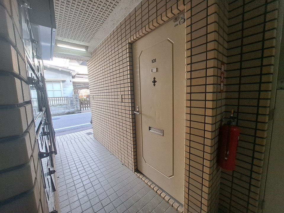 玄関ポーチ