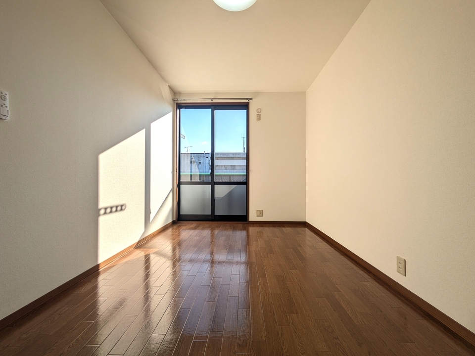 洋室（南西側）