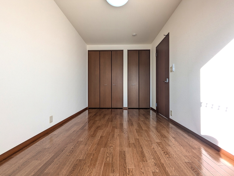 洋室（南西側）