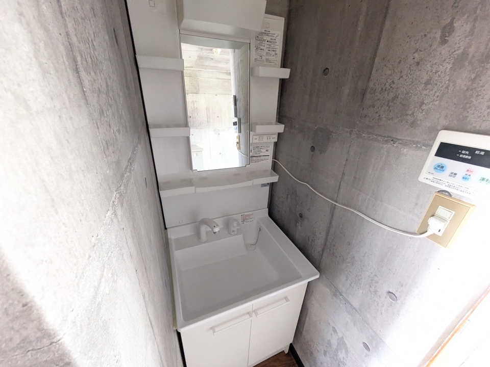 シャワー付洗面化粧台