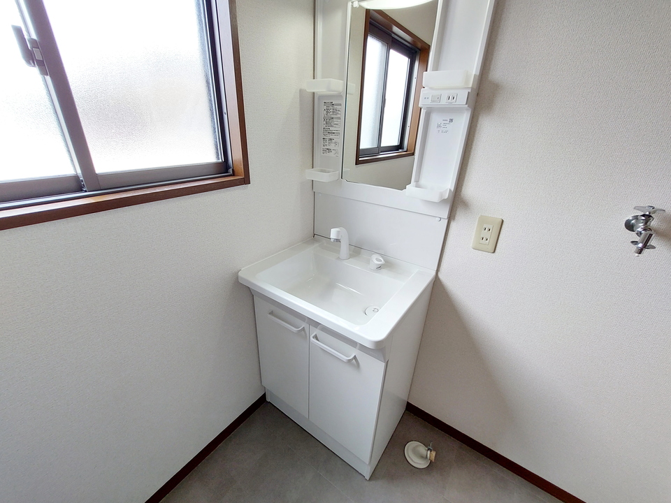 シャワー付洗面化粧台
