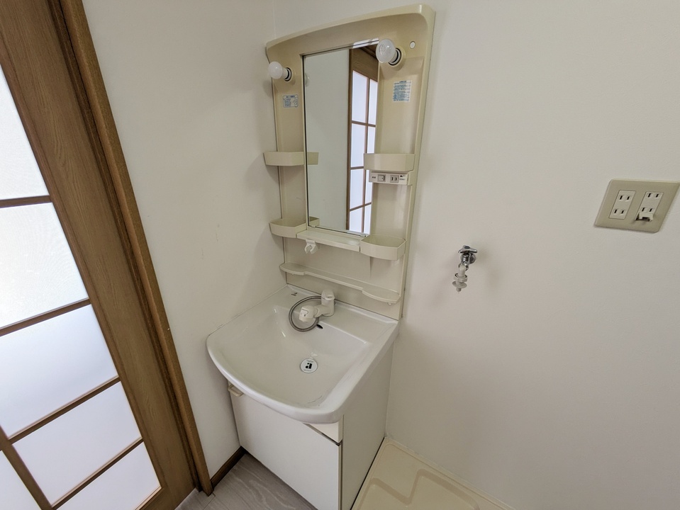 シャワー付洗面化粧台