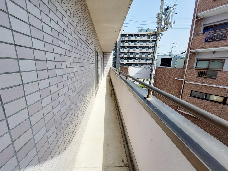 バルコニー 東側