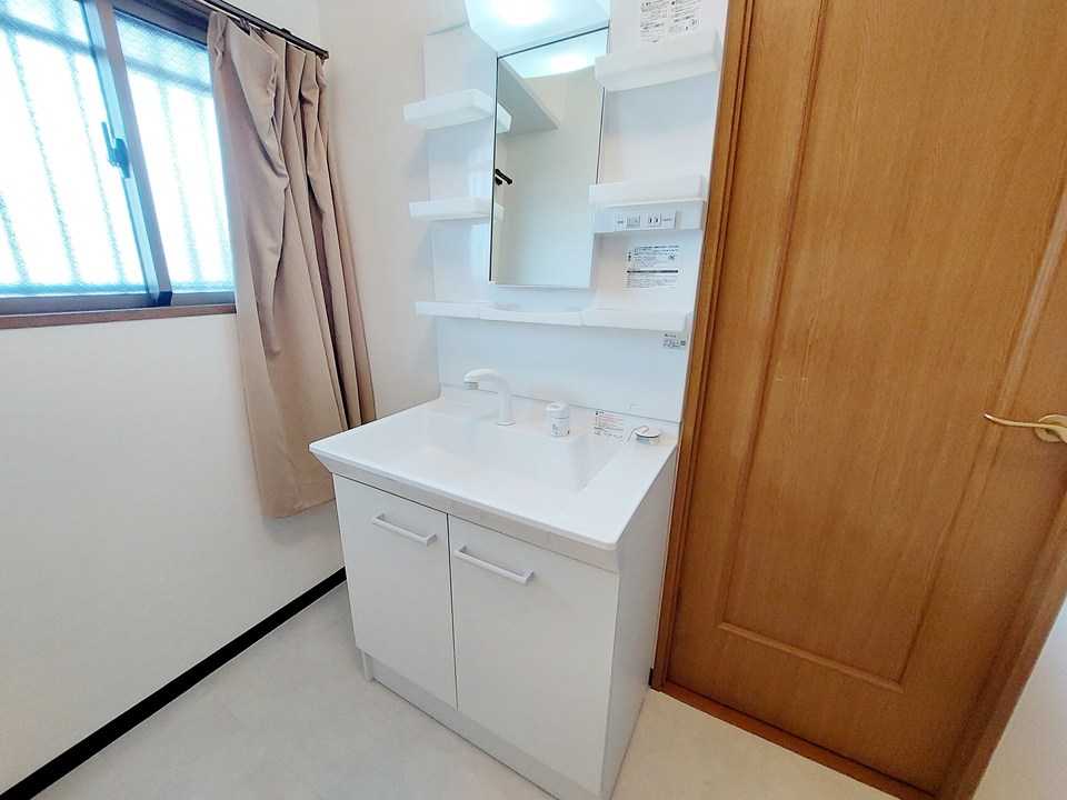 シャワー付洗面化粧台