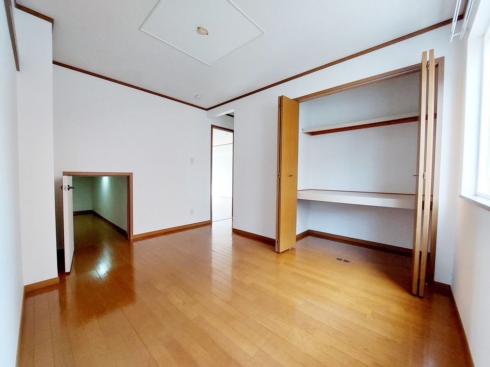 洋室 6.3帖