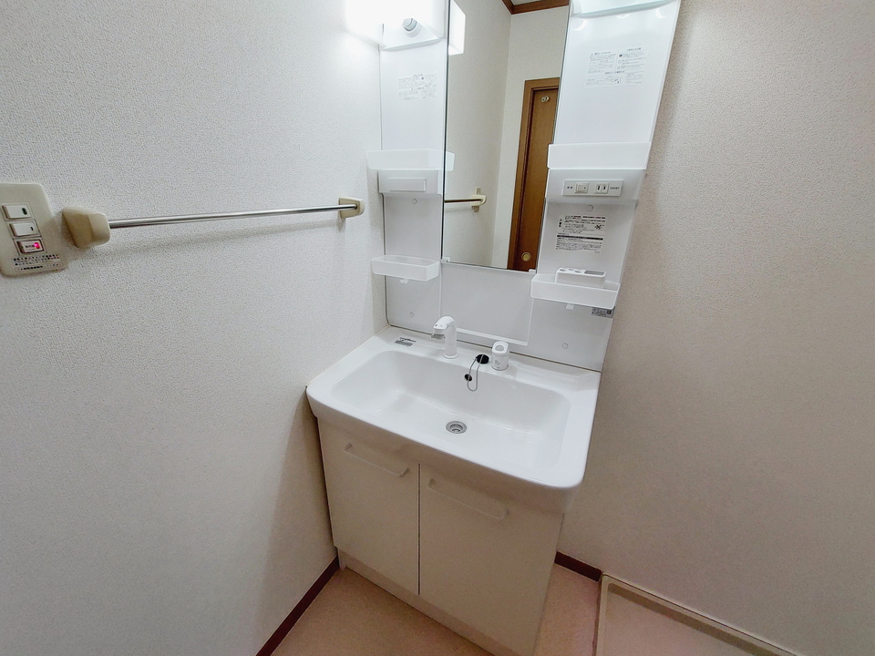 シャワー付洗面化粧台