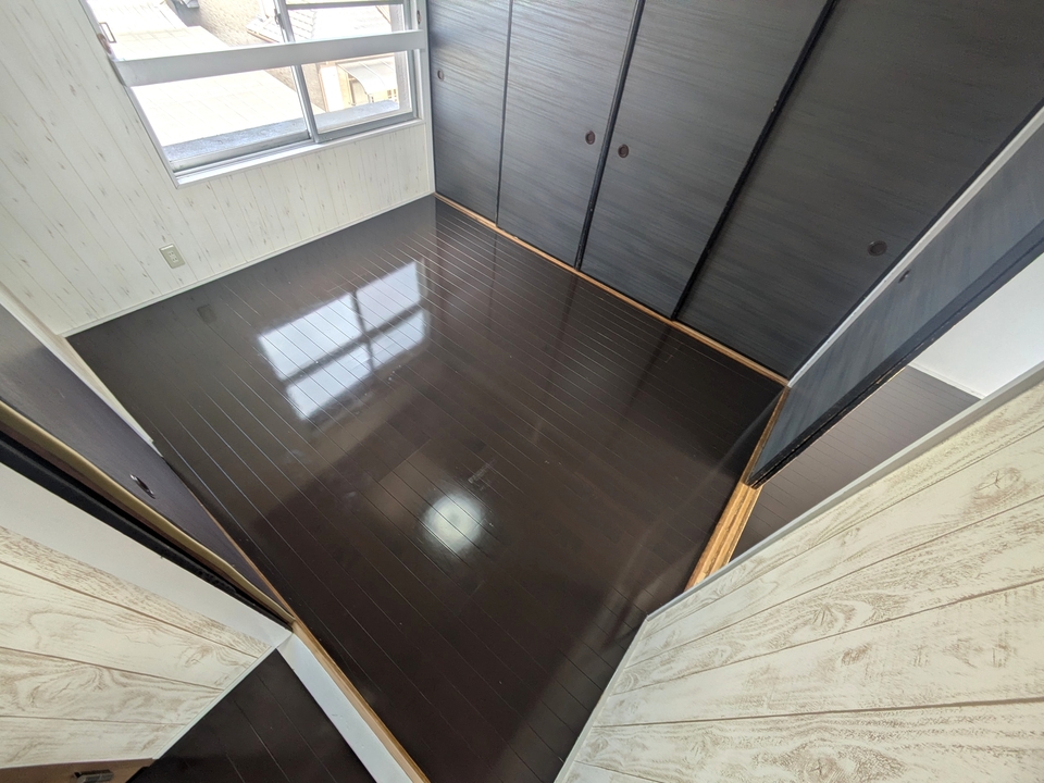 洋室（北東側）