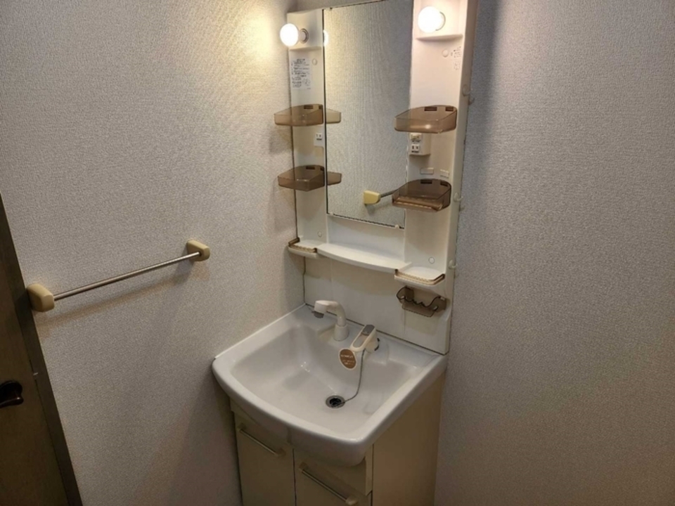 シャワー付洗面化粧台