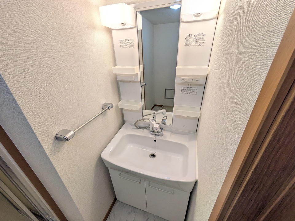 シャワー付洗面化粧台