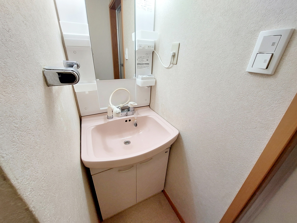 シャワー付洗面化粧台