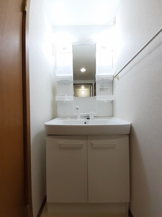 シャワー付洗面化粧台