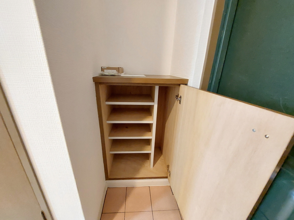 シューズボックス