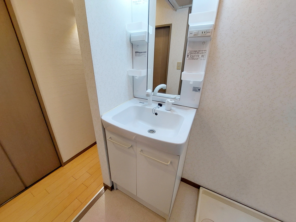 シャワー付洗面化粧台
