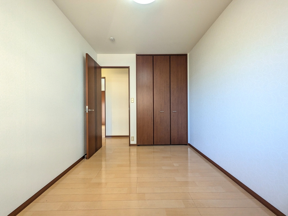 洋室5.5帖（北西側）