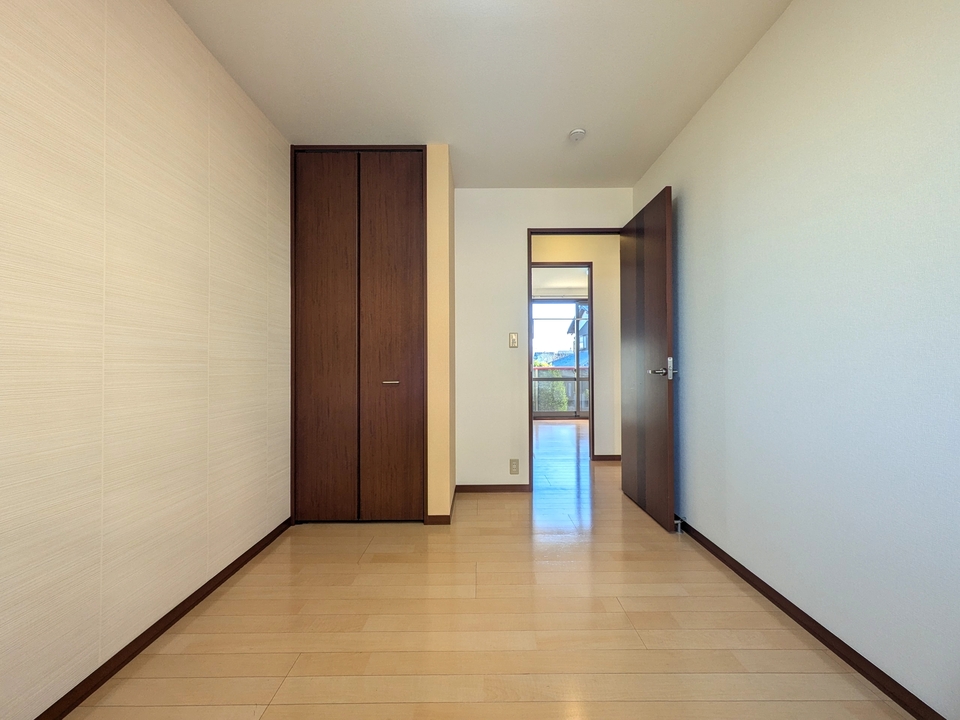 洋室5.5帖（北東側）