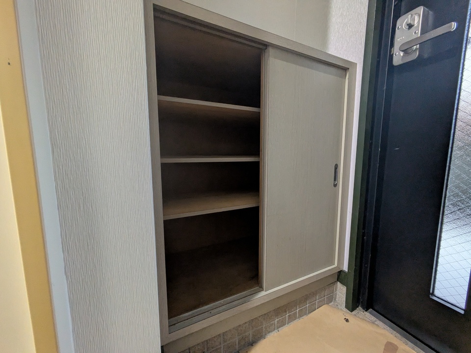 シューズボックス