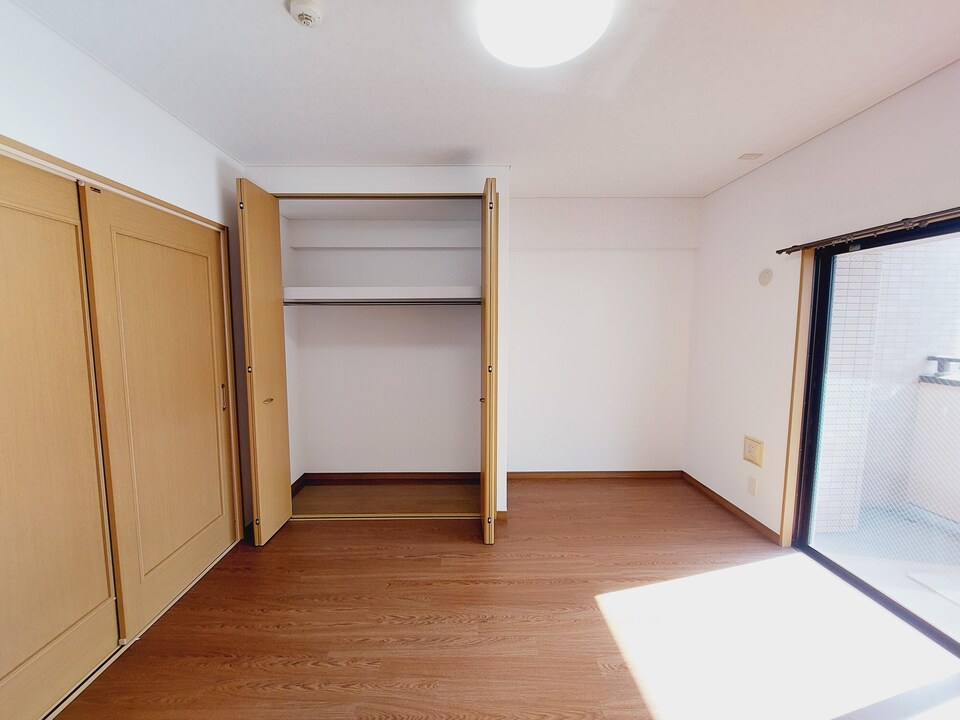 クローゼット（洋室南側）