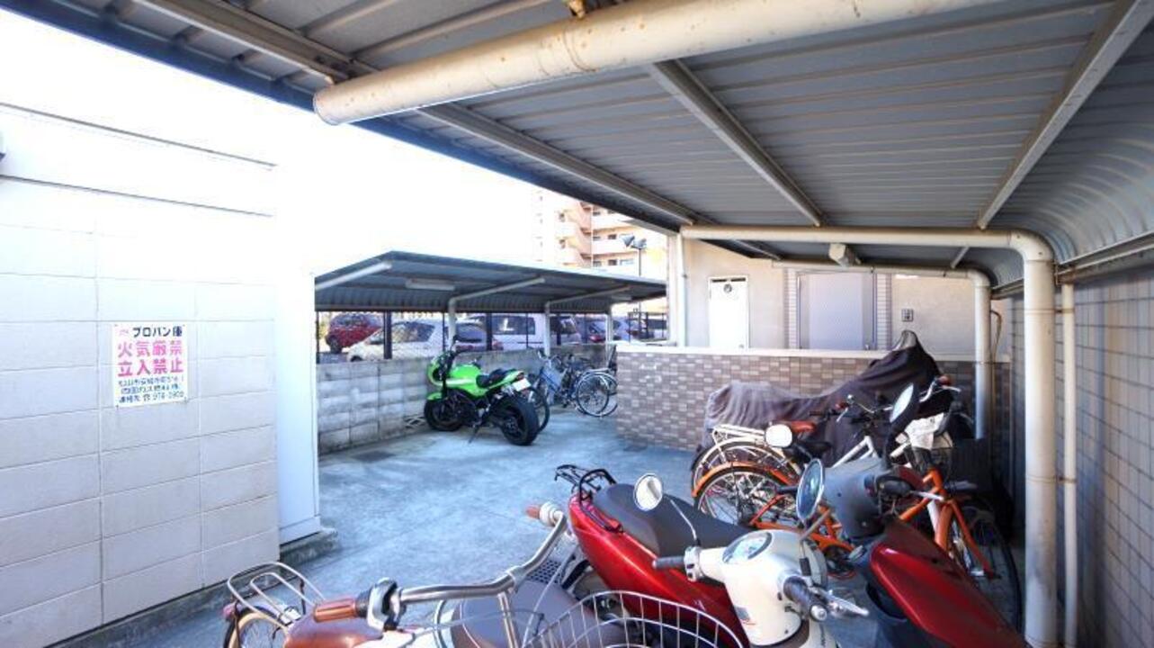 駐輪場