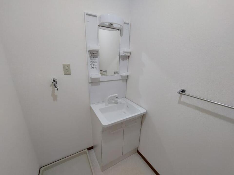 シャワー付洗面化粧台