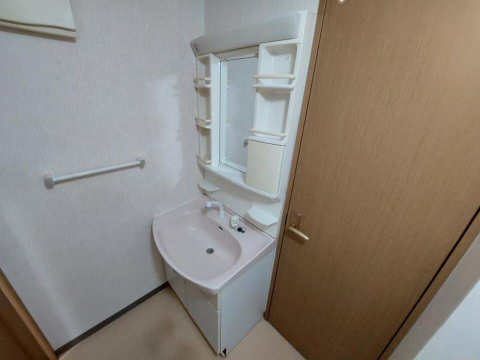 シャワー付洗面化粧台