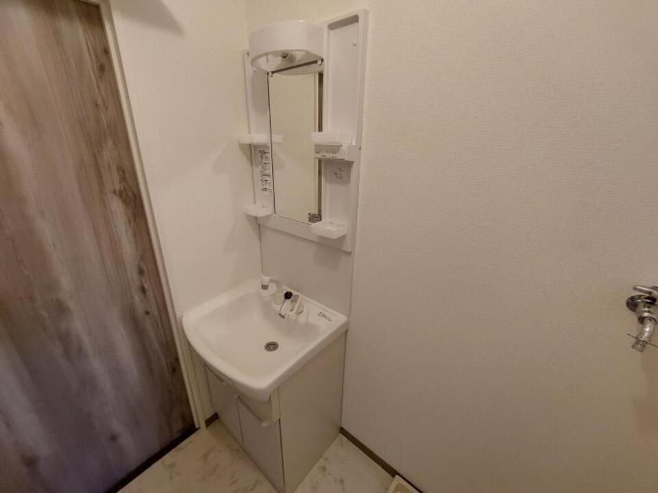 シャワー付洗面化粧台
