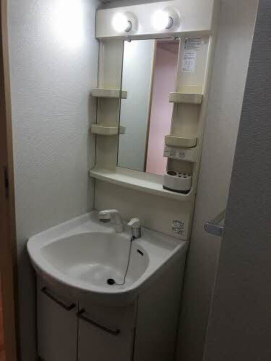 シャワー付洗面化粧台