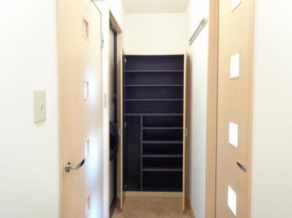 シューズボックス