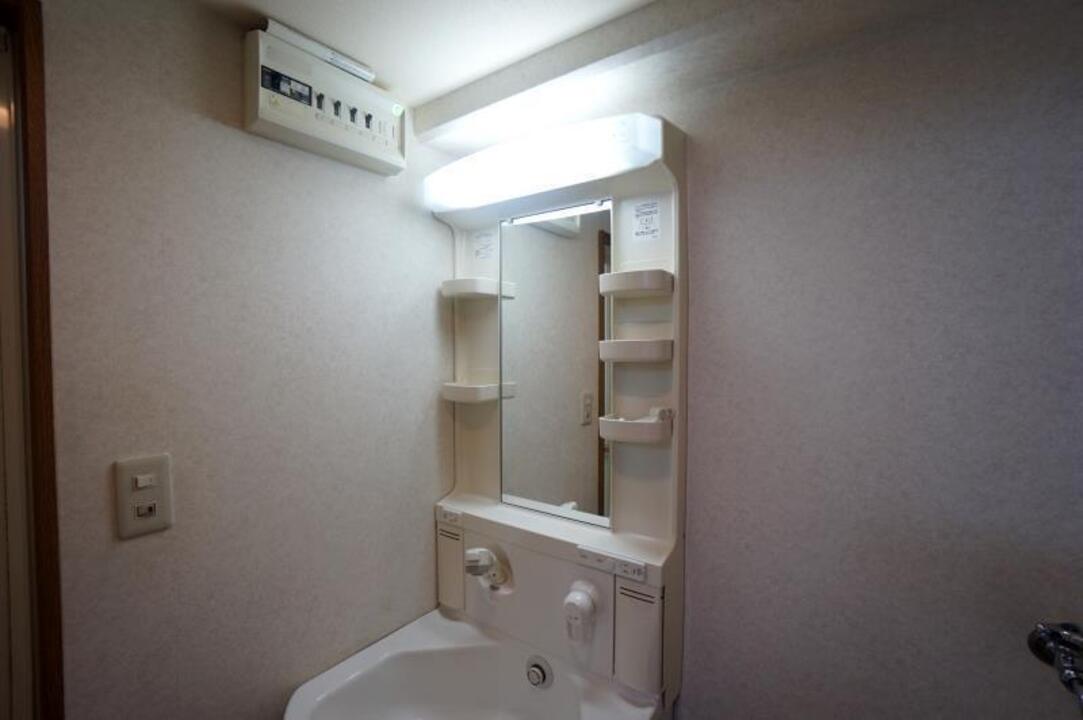 シャワー付洗面化粧台