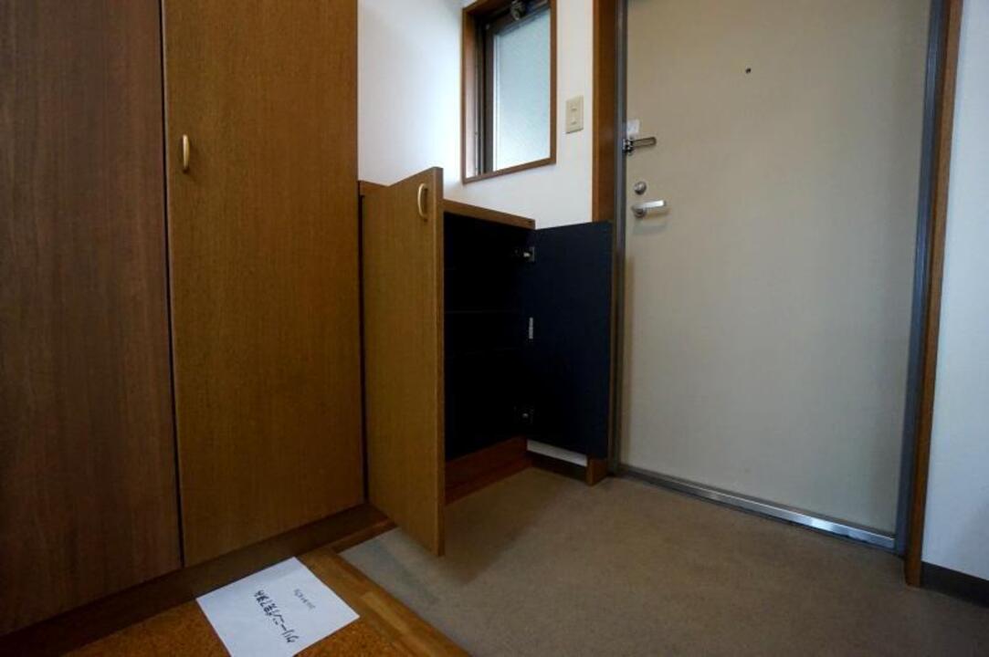 シューズボックス