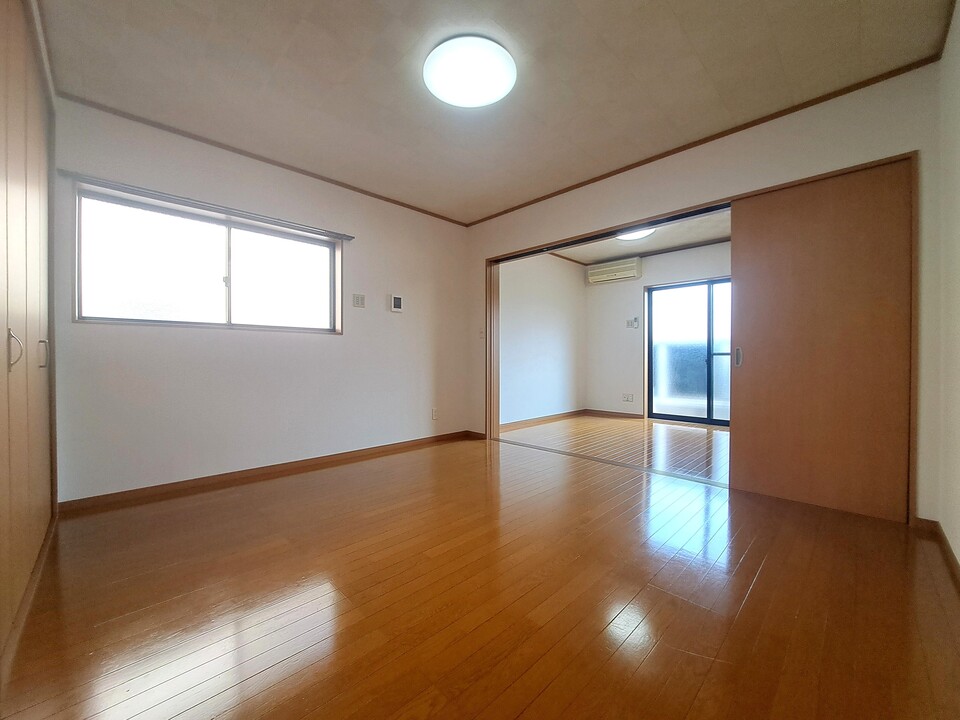 洋室8帖