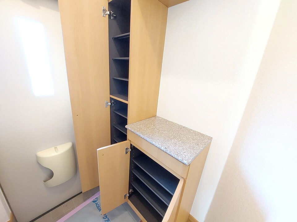 シューズボックス