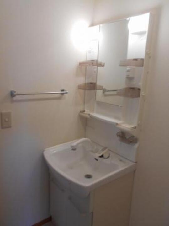 シャワー付洗面化粧台