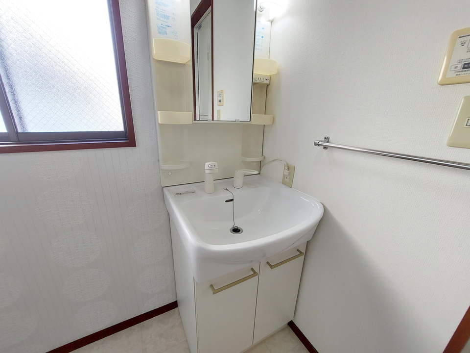 シャワー付洗面化粧台